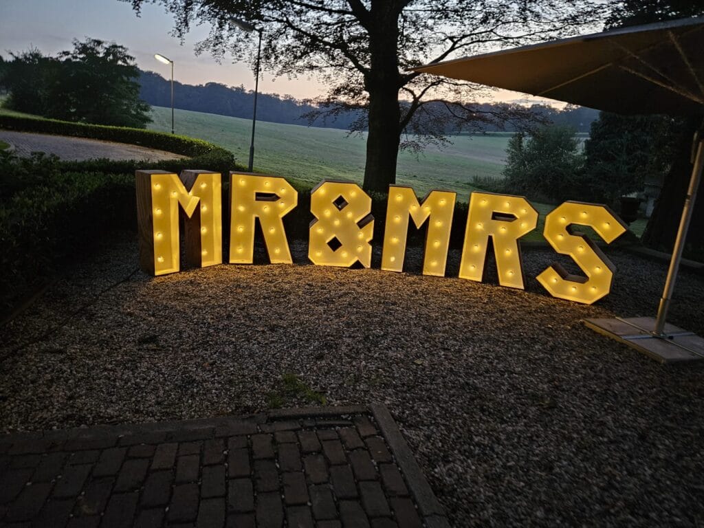 Lichtletters Bruiloft